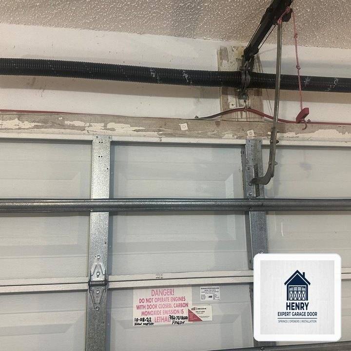 Henry Expert Garage Door Dispatch in Reading (North Reading Area): Heavy-Duty EPDM Perimeter & Bottom Seal Weatherproofing - Reading, MA